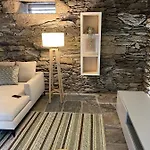 Homestay Casa Nova Velha Seixas (Vila Nova de Foz Coa)
